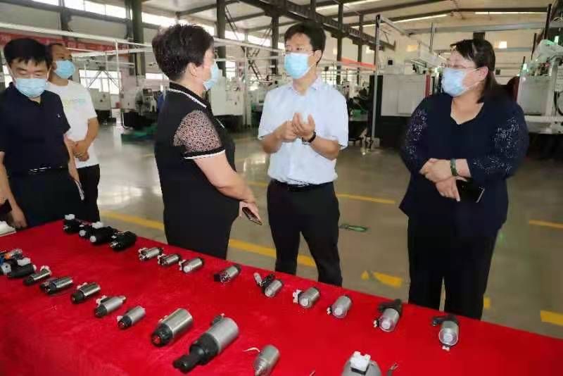 操屄往死操的吃屄黄色网站无线观看AV安阳市市长高永一行莅临我公司参观调研